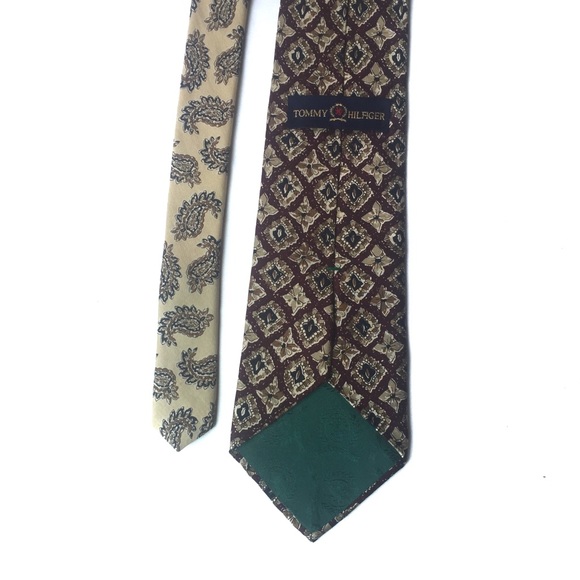 TOMMY HILFIGER Italian Silk Tie Maroon with Diamonds - Picture 4 of 8